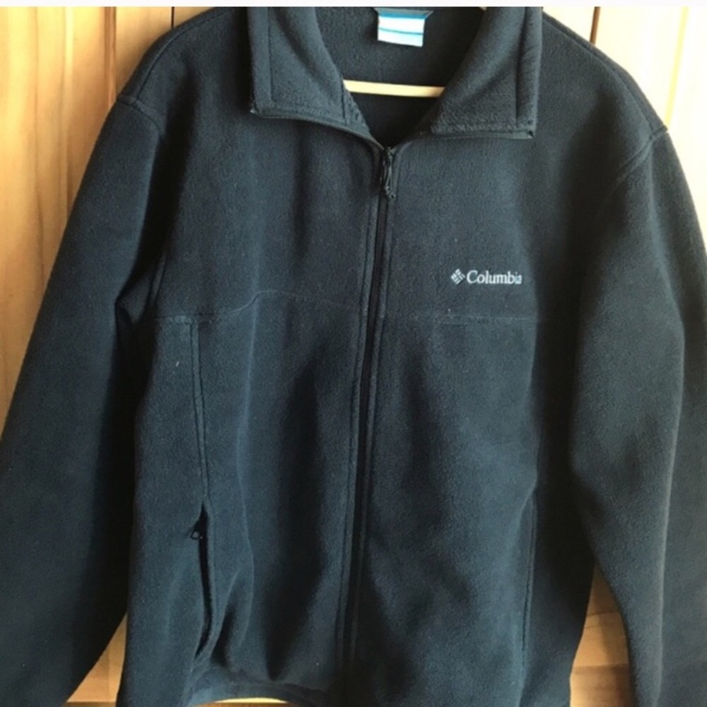 Black Columbia zip up
